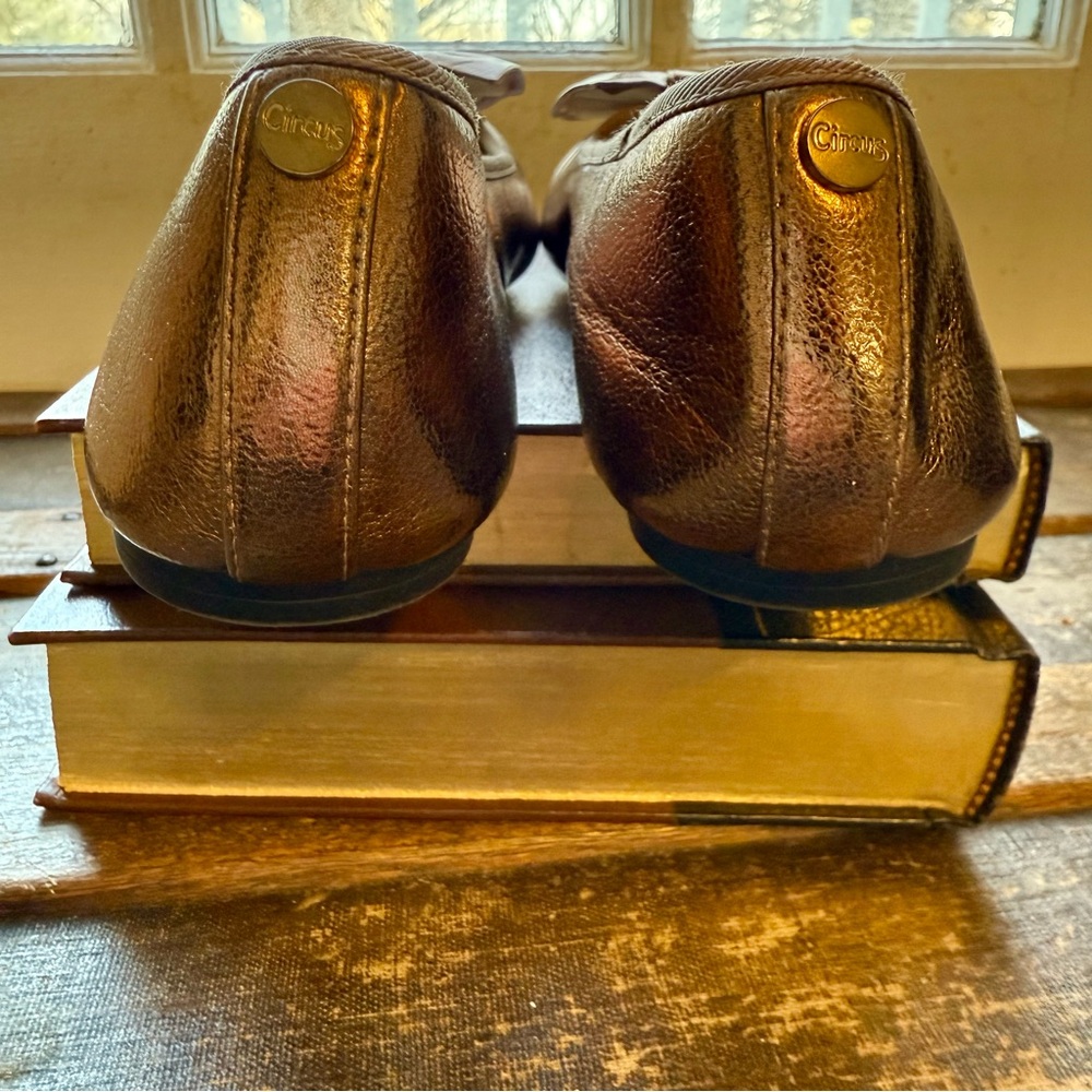 Circus by Sam Edelman Metallic Golden Bronze Bow Flats - Women’s 8.5 - Picture 3 of 5